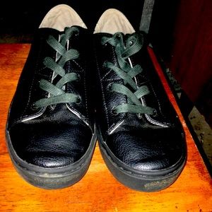 TOMS black leather shoes